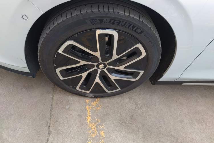 Used Baojun Enjoy 2025 Plug-in Hybrid 140km Luxury Edition
