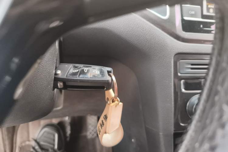 Used Volkswagen Golf Sportsvan 2016 230TSI Automatic Trend Edition Vehicle Key