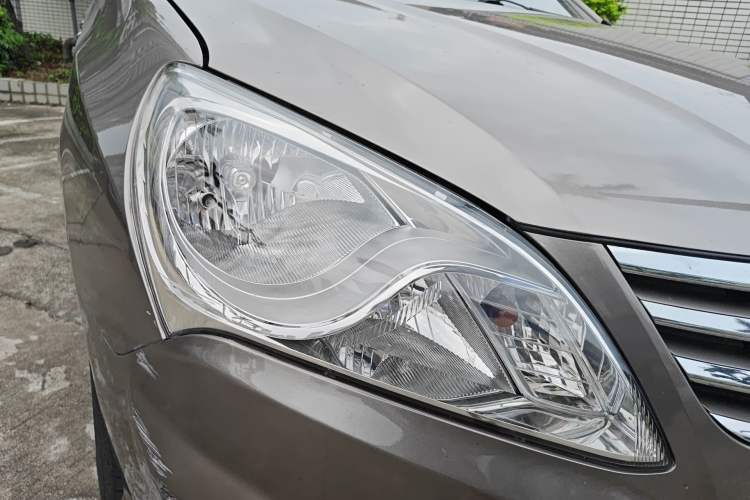 Used Hyundai Celesta 2011 1.6L Automatic Luxury Version Right Front Headlight