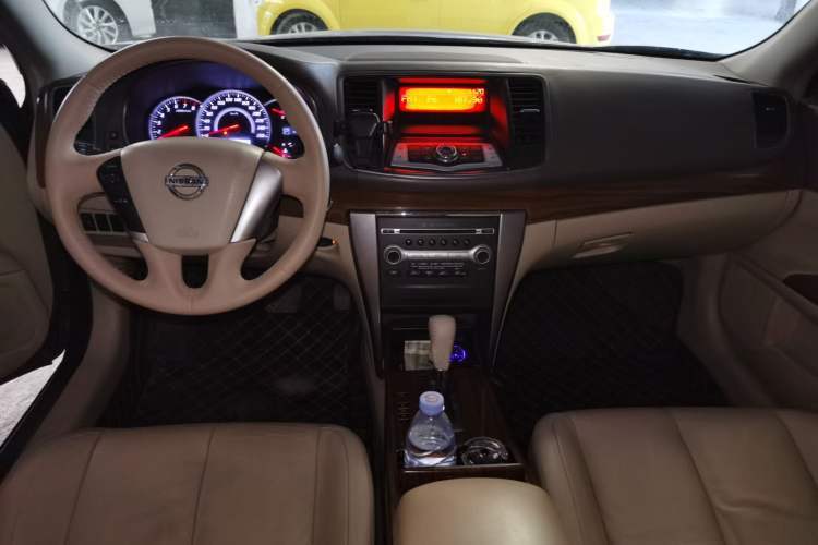 Used Nissan Teana 2011 2.0L XL Comfort Edition Center Console