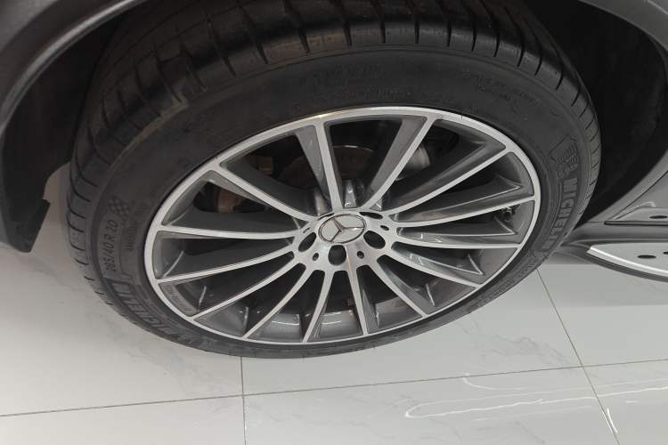 Used Mercedes-Benz GLC AMG 2017 AMG GLC 43 4MATIC Right Rear Wheel Hub