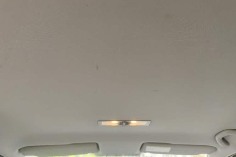 Used Volkswagen Gran Lavida 2015 1.6L Automatic Fashion Edition Headliner