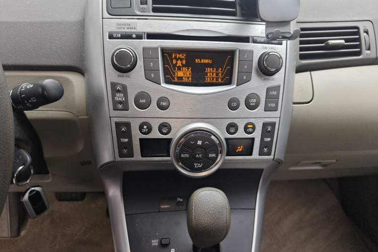 Used Toyota Verso 2011 180G CVT Luxury Edition