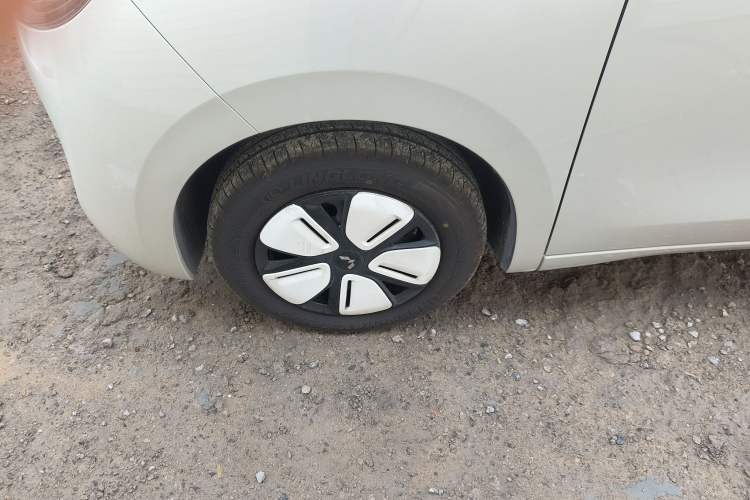 Used Wuling Hongguang MINIEV 2025 Four-Door Version Advanced Edition Left Front Wheel Hub