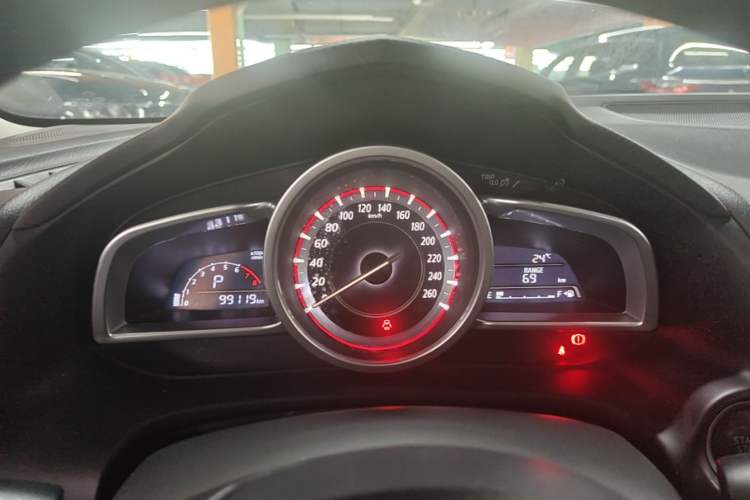 Used Mazda 3 Axela 2014 Sedan 1.5L Automatic Luxury Model
