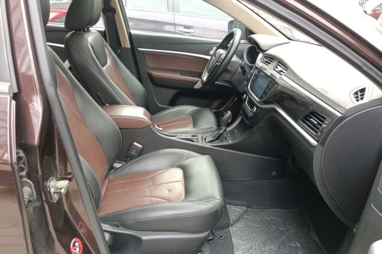 Used Geely Auto Emgrand 2017 Hatchback RS Million Edition 1.5L CVT Upward Version
