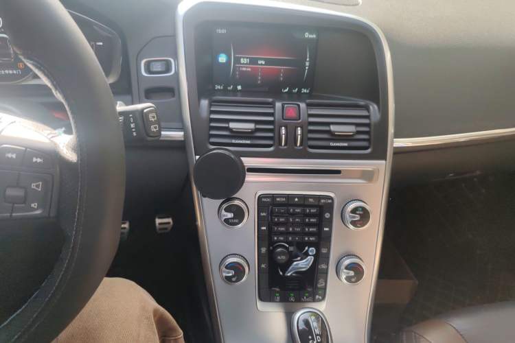 Used Volvo XC60 2017 T5 AWD Smart Range Edition
