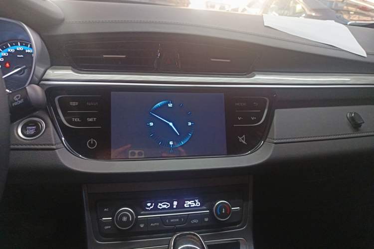 Used Geely Auto Emgrand 2019 Leading Edition 1.5L CVT Luxury Model China VI Standard