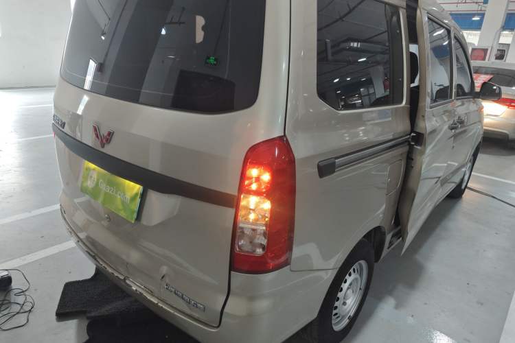 Used Wuling Hongguang V 2019 1.5L Jingqu Version China VI LAR Rear Right 45 Deg