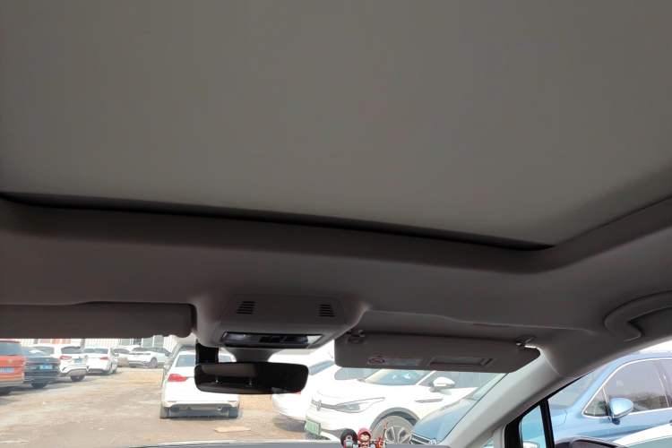 Used Volkswagen Viloran 2023 330TSI Luxury Edition