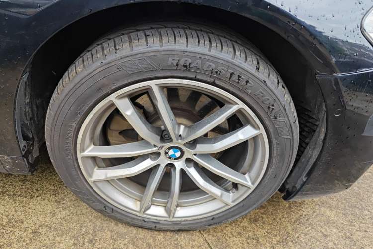 Used BMW 5 Series 2018 525Li M Sport Package Right Front Wheel Hub