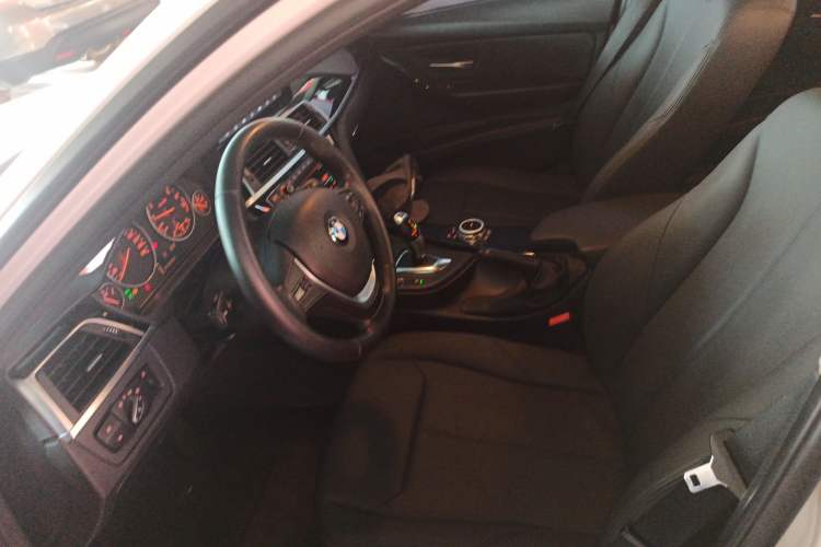 Used BMW 3 Series 2016 320i Fashion Model
