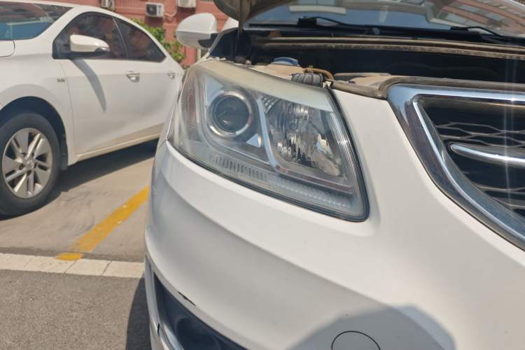 Used Chery E3 2015 1.5L Manual Fashion Model Right Front Headlight