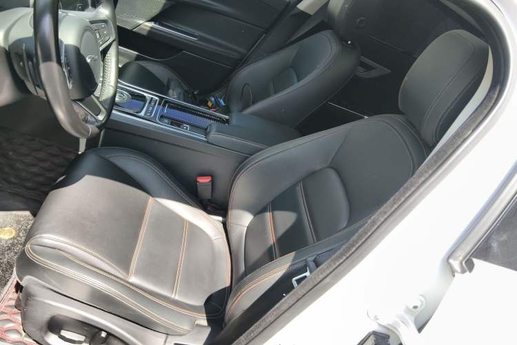 Used Jaguar XEL 2019 2.0T 250 PS Premium Edition Left Front Seat