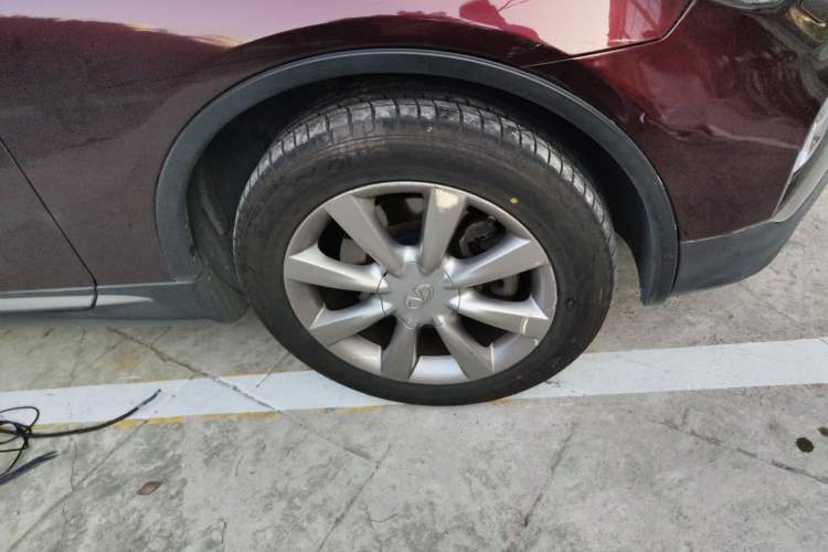 Used Infiniti QX50 2015 2.5L Enjoyment Edition Right Front Wheel Hub