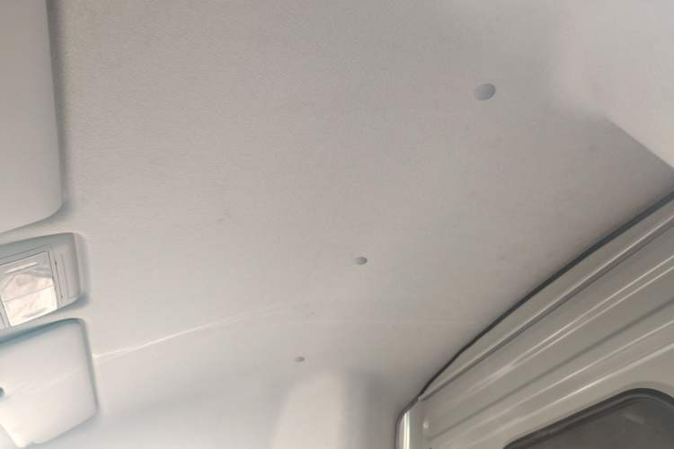 Used Jinbei New Hiace S 2023 1.5L Wealth Edition Van 2/5-Seater Non-Air-Conditioned Version SWC15M