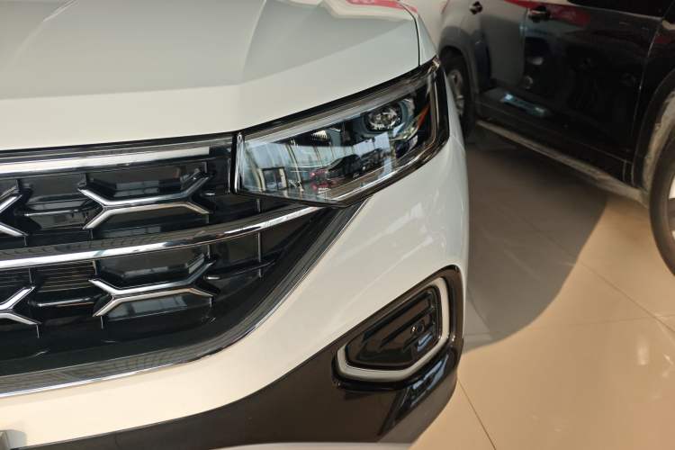 Used Volkswagen Tayron 2023 300TSI Two-Wheel-Drive Luxury Plus Advanced Edition
