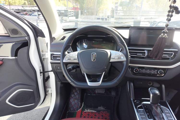 Used Bestune T33 2019 1.6L Automatic Luxury Version China V Emission Standard Steering Wheel