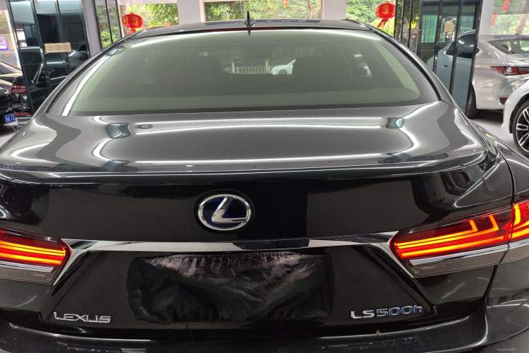 Used Lexus LS 2018 500h Excellence Edition China VI standard
