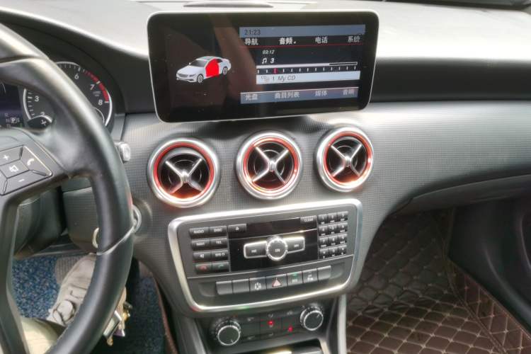 Used Mercedes-Benz A-Class 2013 A 180 Fashion Model Audio And AC Panel