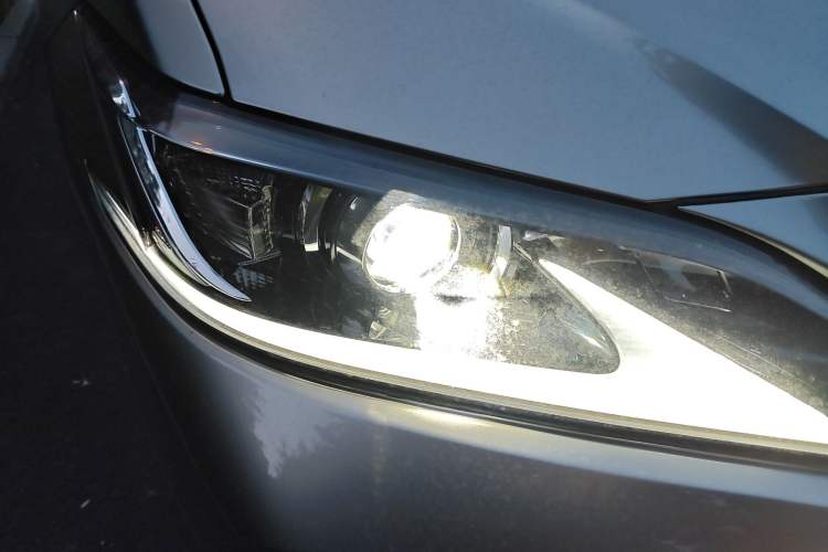 Used Lexus ES 2020 300h Premier Edition