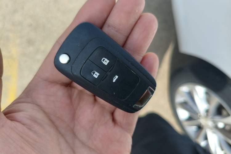 Used Chevrolet Monza 2022 320 Automatic Enjoyment Sunroof Version Vehicle Key