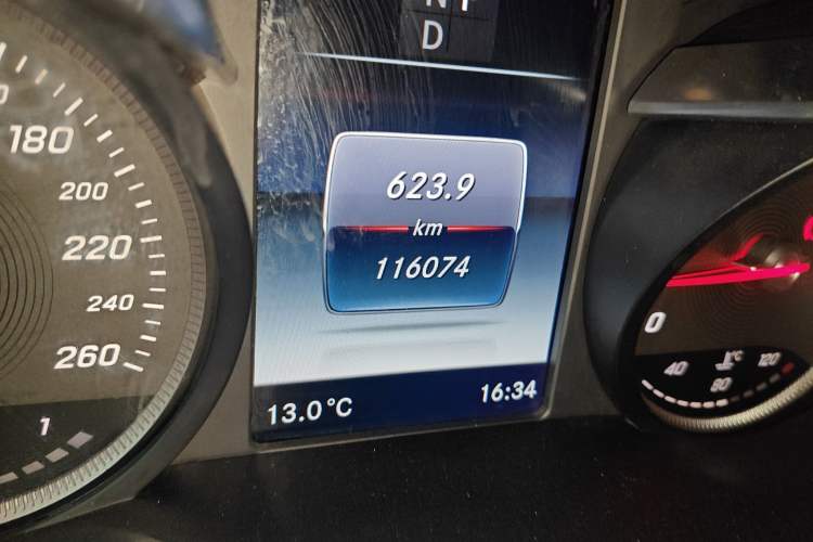 Used Mercedes-Benz GLC 2017 GLC 260 4MATIC Luxury Model