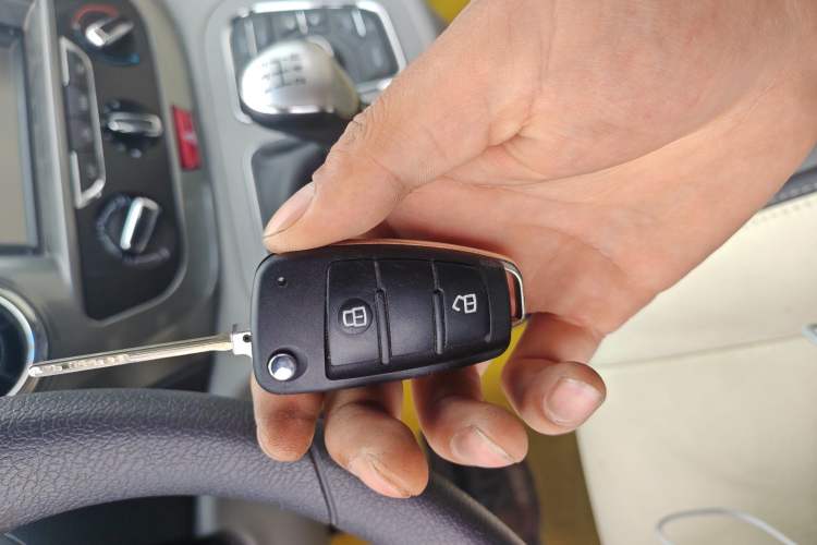 Used JAC Refine M3 2016 IKEA Edition 1.6L Luxury Smart Model
