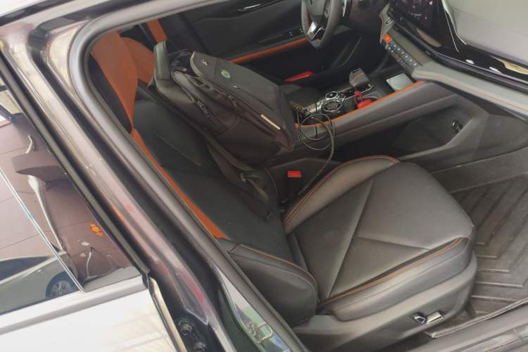 Used CHANGAN UNI-V 2022 1.5T Prestige Version
