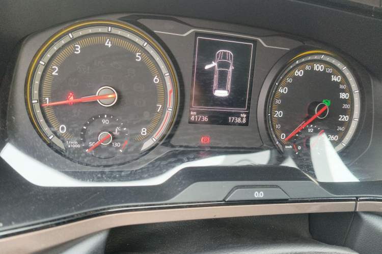 Used Volkswagen Tharu 2019 280TSI Two-Wheel Drive Luxury Version China VI Standard Odometer Close Up