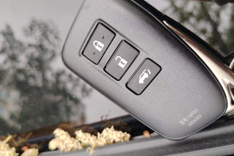 Used Lexus RX 2020 Facelifted 300 4x4 Elegant Edition Vehicle Key