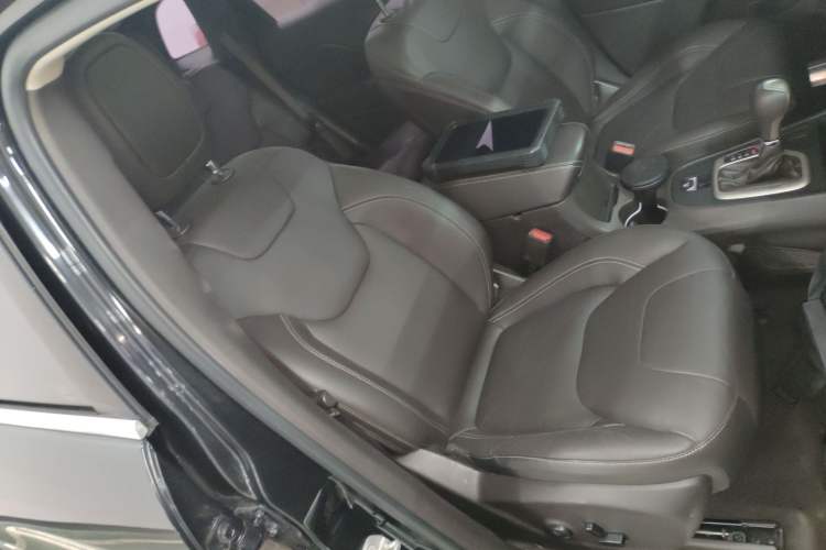 Used Jeep Cherokee 2016 2.0L Superior Edition