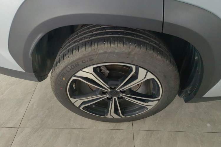 Used Geely Galaxy L7 2025 EM-i 115km Exploration+ Edition Right Rear Wheel Hub