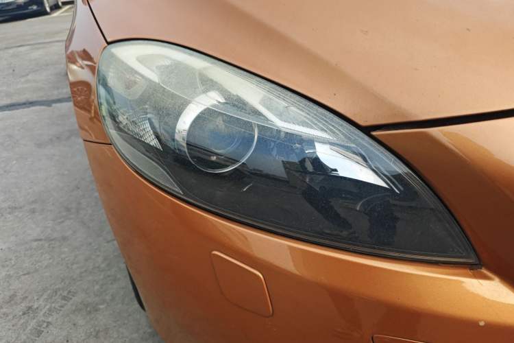 Used Volvo V40 2014 2.0T Zhiya Edition
