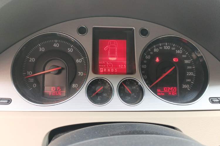 Used Volkswagen Magotan 2011 1.8TSI DSG Comfort Model Instrument Cluster