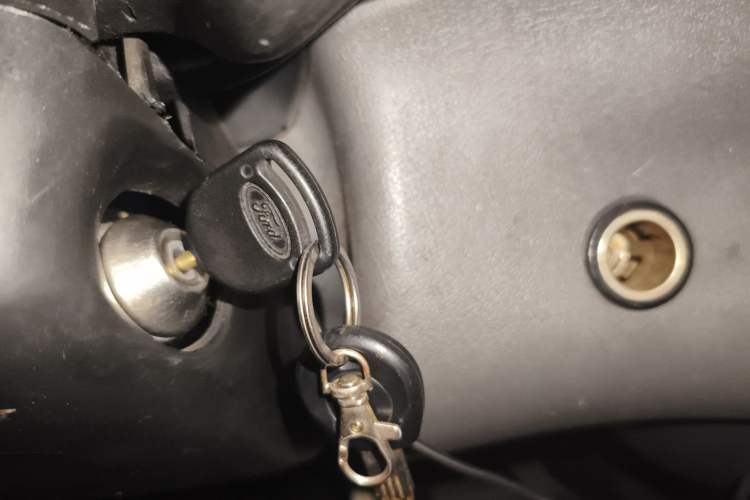 Used Ford Classic Transit 2015 2.8T Diesel Multi-Function Vehicle Short Wheelbase 6-Seater Mid-Roof Edition JX493ZLQ4
