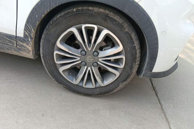 Used Leapmotor T03 2021 400 Luxury Edition Right Front Wheel Hub