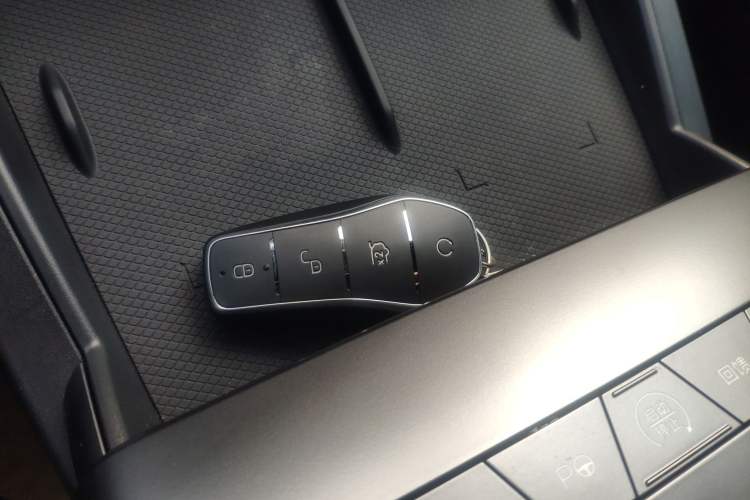 Used BYD Qin L 2025 EV 470KM Leading Edition Vehicle Key