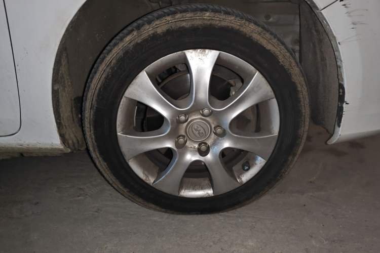 Used BYD e5 2017 300 Prestige Edition
