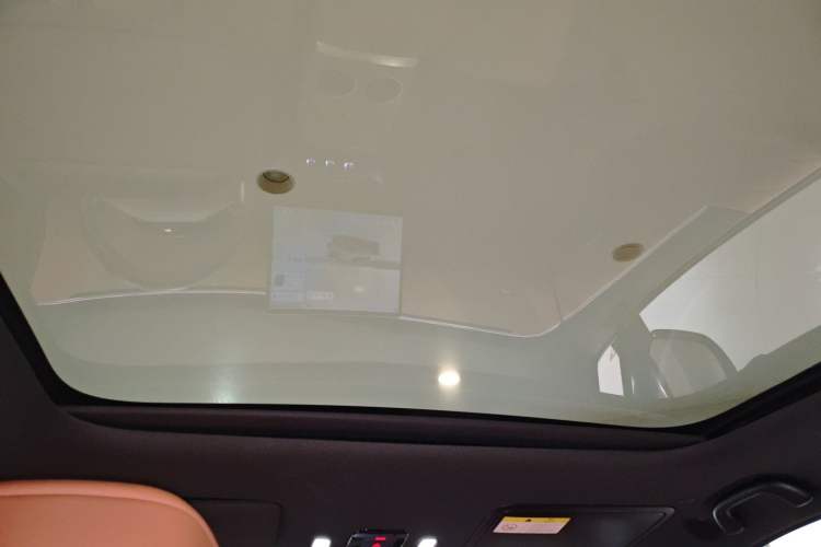 Used CHANGAN NEVO E07 2025 All-Electric 4x4 90kWh Ultra High-Performance Edition Headliner