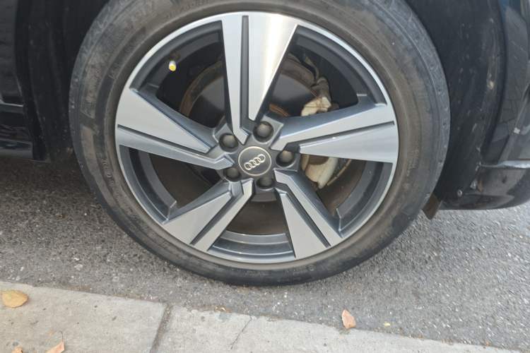 Used Audi Q2L 2020 35 TFSI Fashion Dynamic Model
