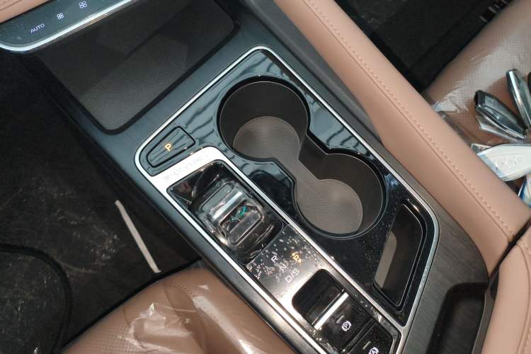 Used Bestune B70 2024 Dragon Edition 1.5T Leading Model Gear Lever