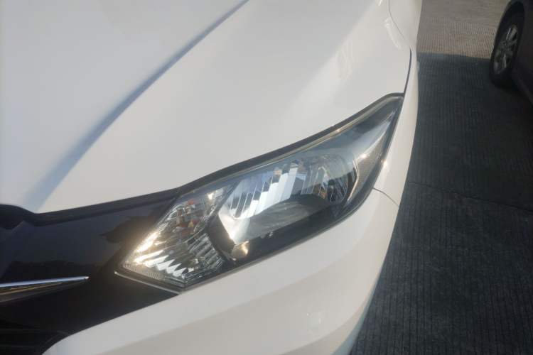 Used Honda Vezel 2016 1.8L CVT Front-Wheel Drive Pioneer Edition