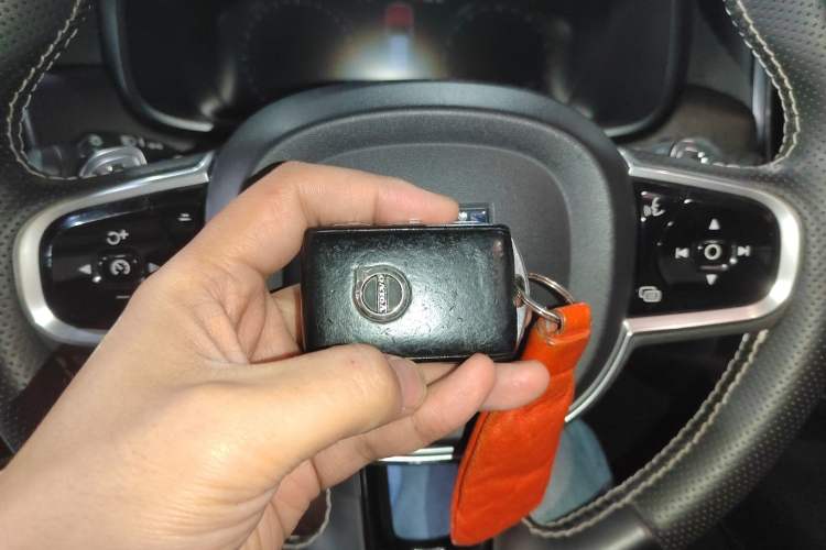 Used Volvo V90 2017 Cross Country T5 AWD Prestige Edition Vehicle Key