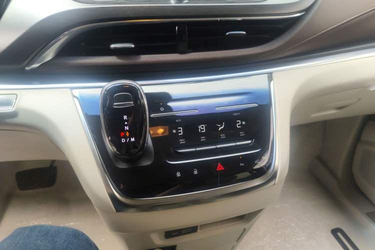 Used Buick GL8 2021 Land Cruiser Executive 652T Premium Model