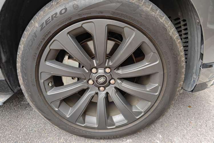 Used Land Rover Range Velar 2020 P340 R-DYNAMIC S Right Front Wheel Hub