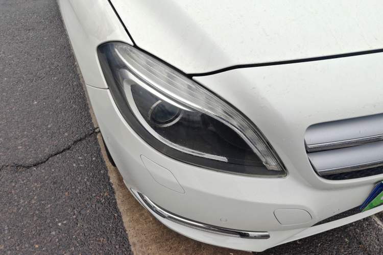 Used Mercedes-Benz B-Class 2012 B 200 Right Front Headlight