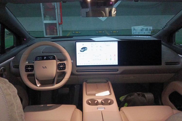 Used Li Auto Li Auto i6 2025 Model Four-Wheel-Drive Standard Type
