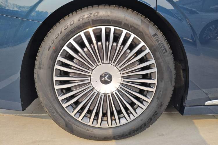 Used VOYAH Dream 2025 PHEV Four-Wheel-Drive Flagship Kunpeng Edition Right Rear Wheel Hub