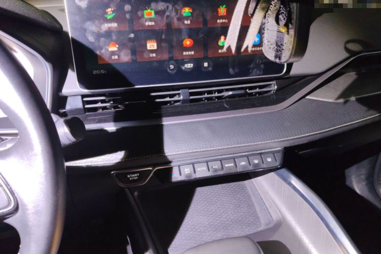 Used Geely Auto Preface 2021 2.0TD Luxury Version Audio And AC Panel